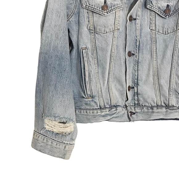 RE/DONE Oversized Trucker Jacket in light wash denim Size 26 SAMPLE - Picture 5 of 9